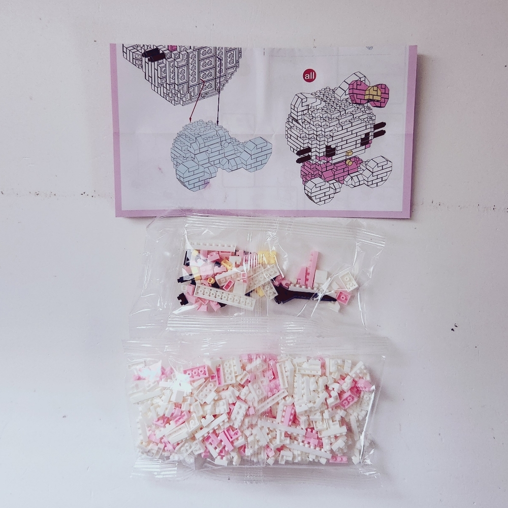 Hello Kitty Building Block - Picture 8 of 9
